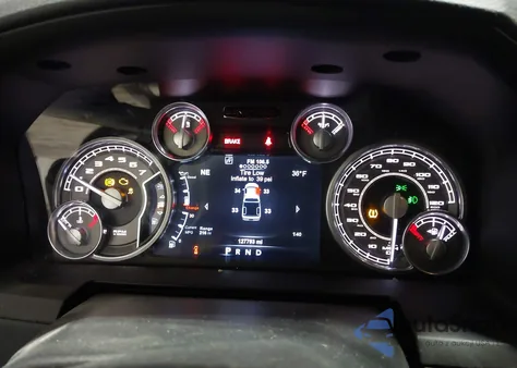 2015 Ram 1500 Laramie Limited z USA, uszkodzony, nr VIN 1C6RR7PT2FS539522